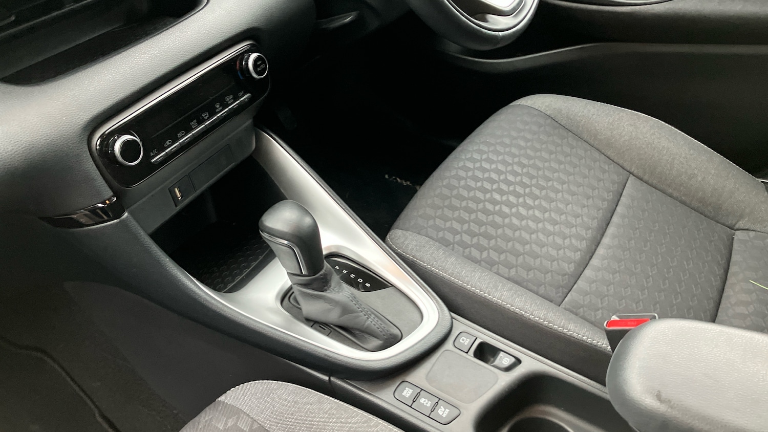 Used Toyota Yaris 2023 for sale - 76776301: Photo 13