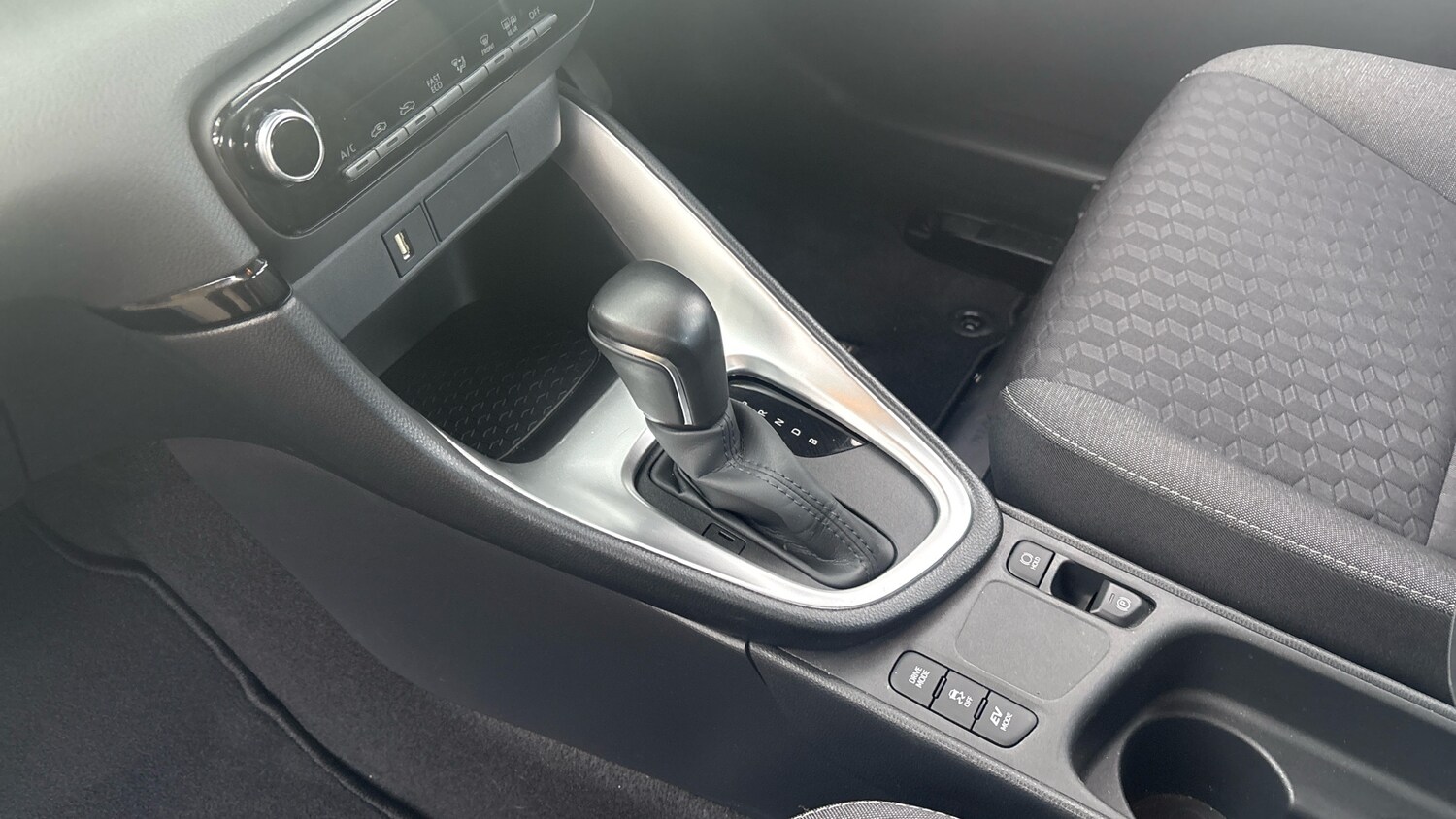 Used Mazda Mazda2 HYBRID 2023 for sale - 78161814: Photo 13