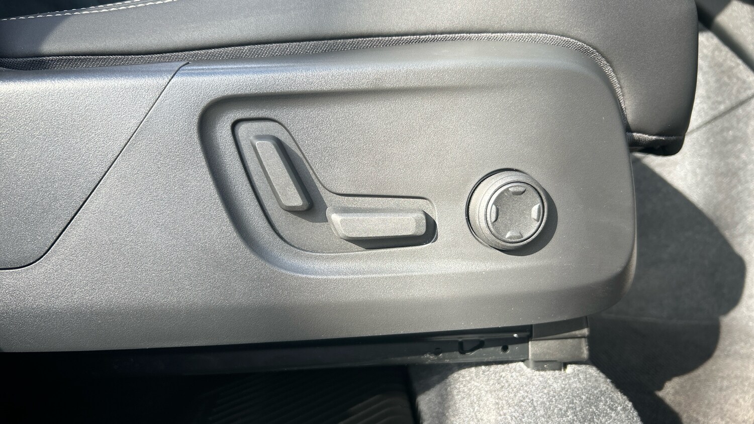 Used Volvo XC40 2023 for sale - 76076251: Photo 23