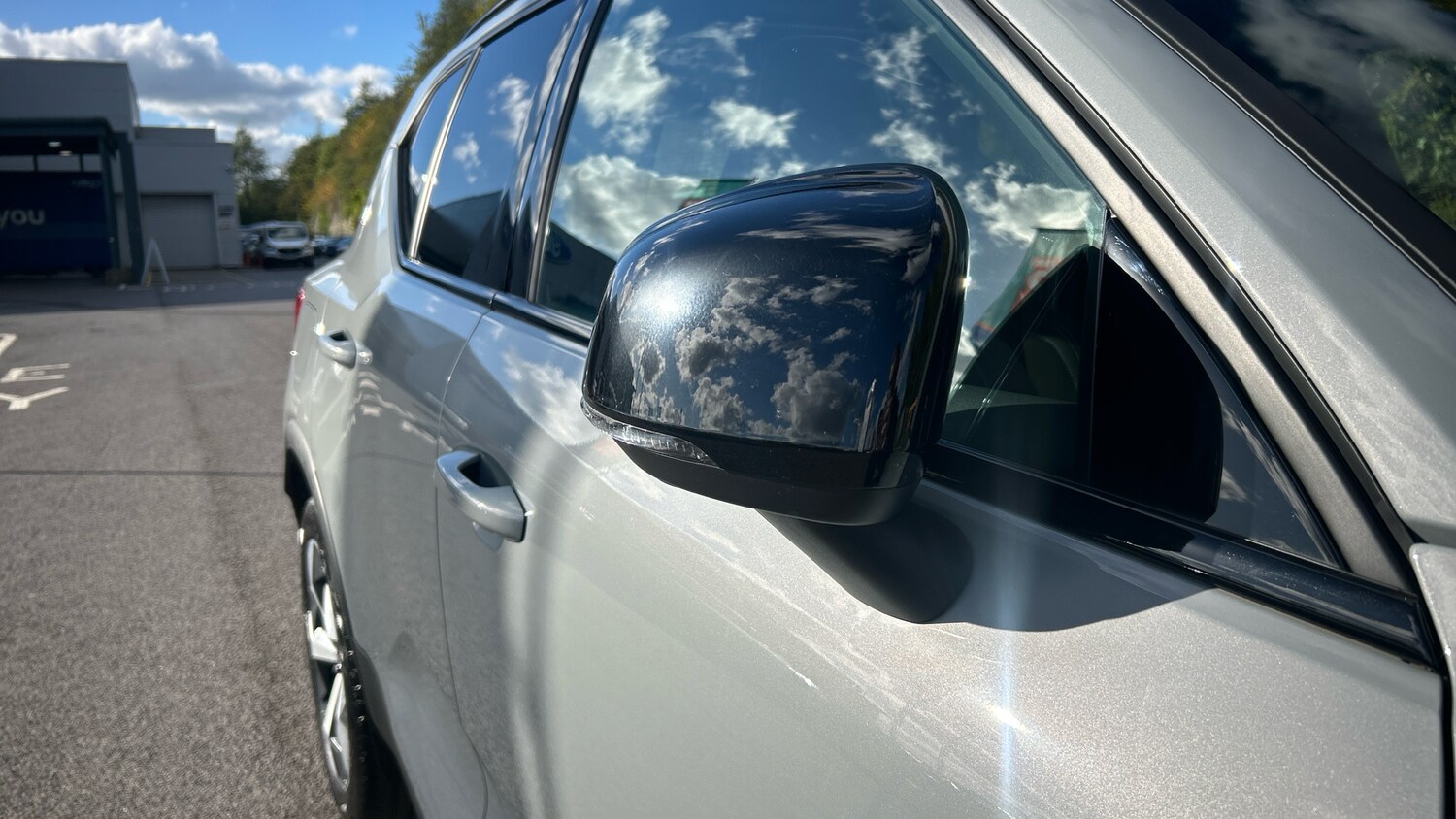 Used Volvo XC40 2023 for sale - 76076251: Photo 24