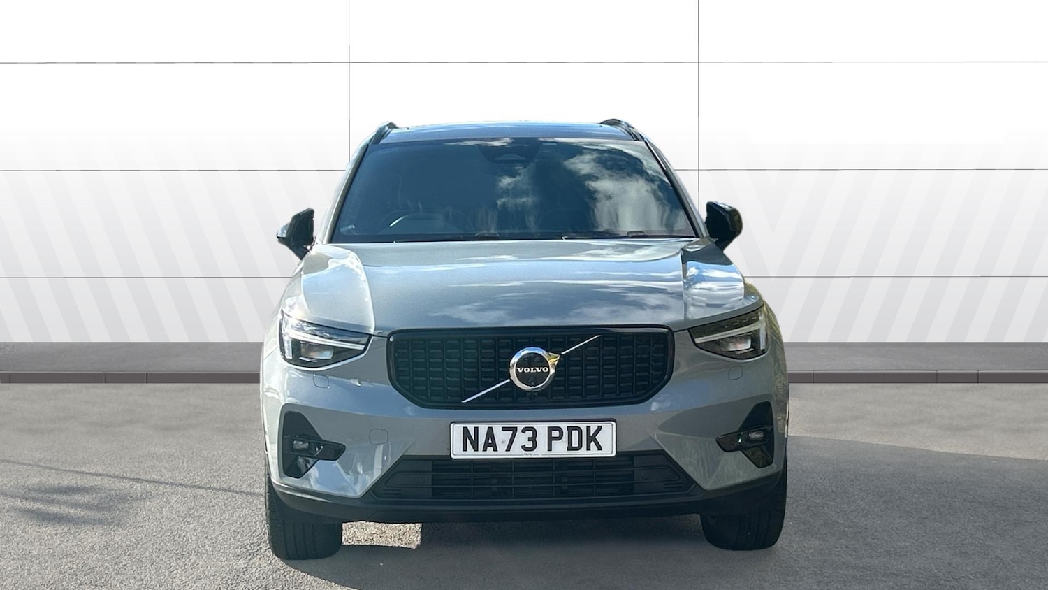 Used Volvo XC40 2023 for sale - 76076251: Photo 3