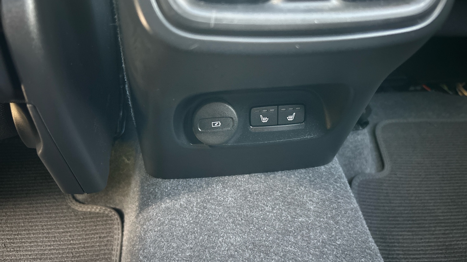 Used Volvo XC40 2023 for sale - 76076251: Photo 30