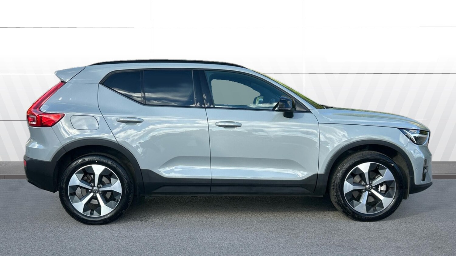 Used Volvo XC40 2023 for sale - 76076251: Photo 5