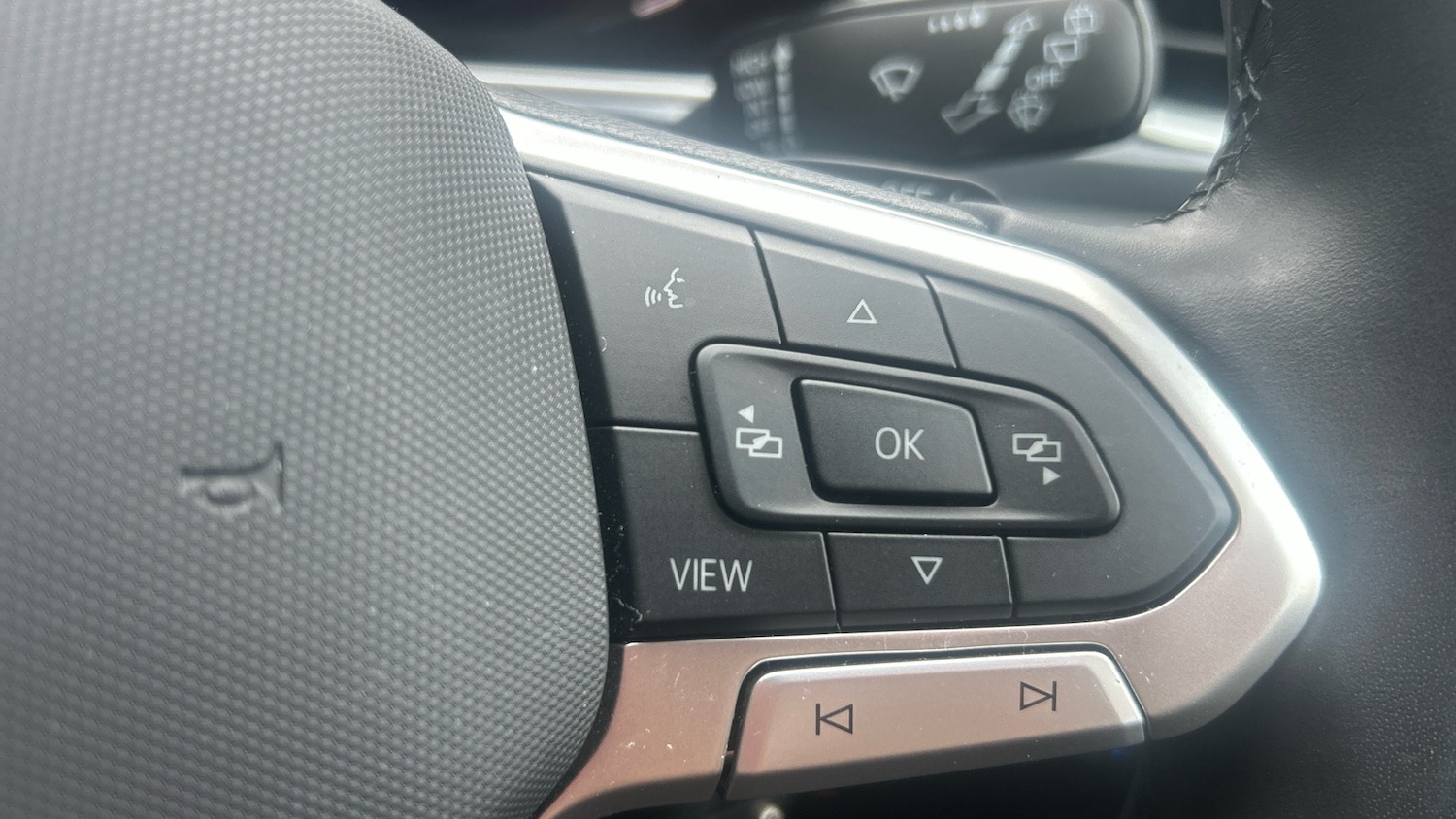 Used Volkswagen T-Roc 2023 for sale - 77813270: Photo 25