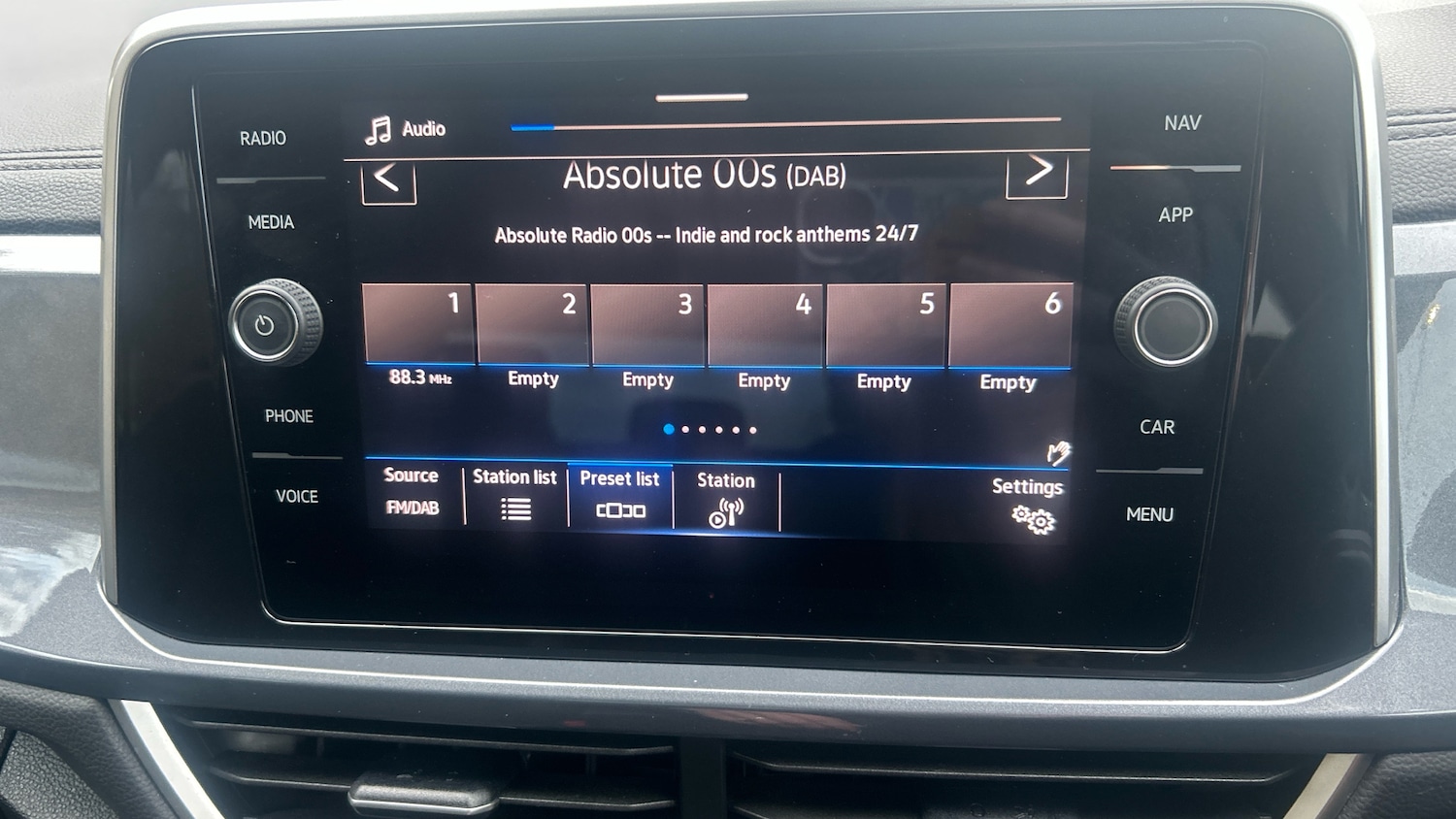 Used Volkswagen T-Roc 2023 for sale - 77813270: Photo 28