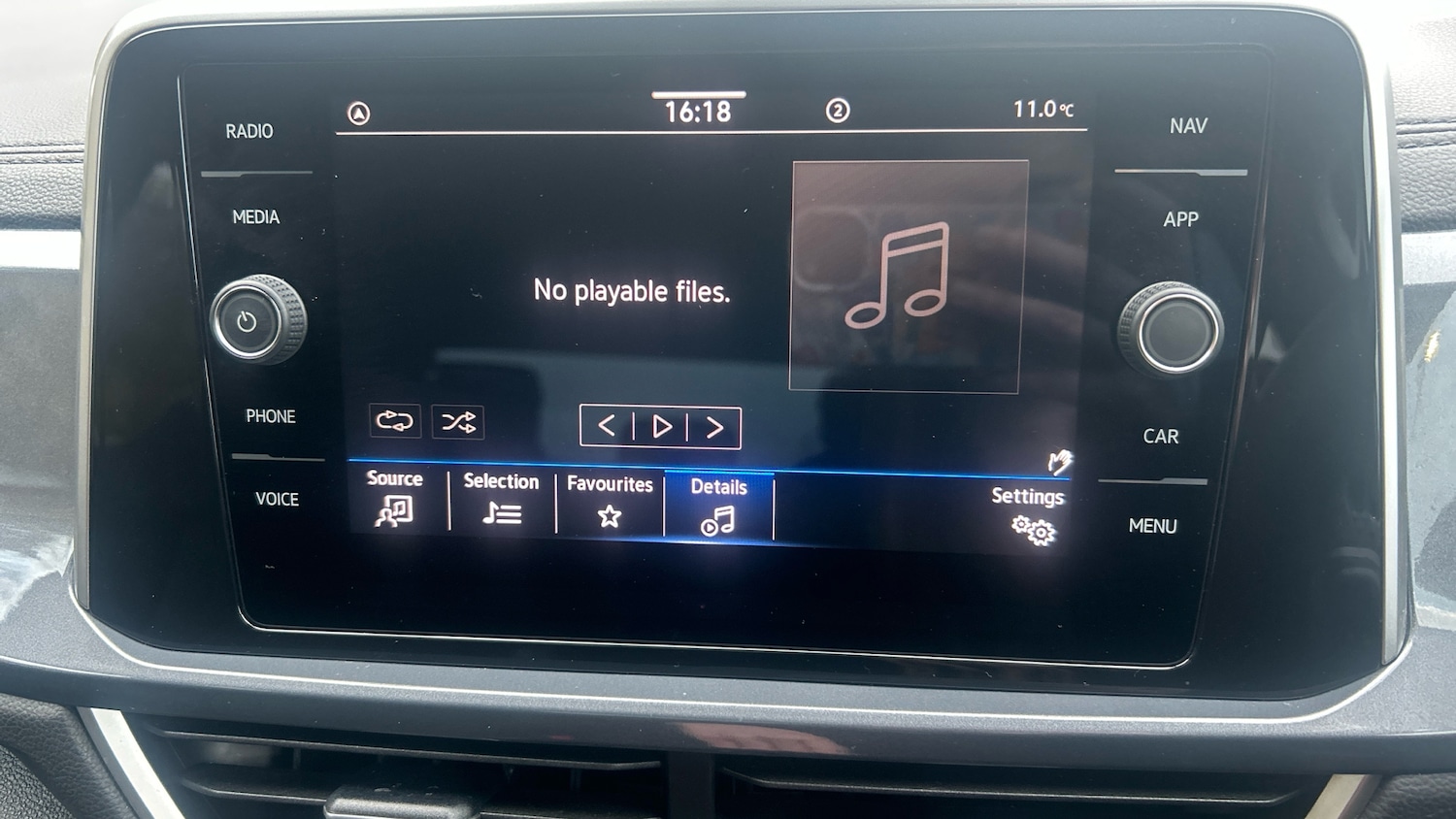 Used Volkswagen T-Roc 2023 for sale - 77813270: Photo 29