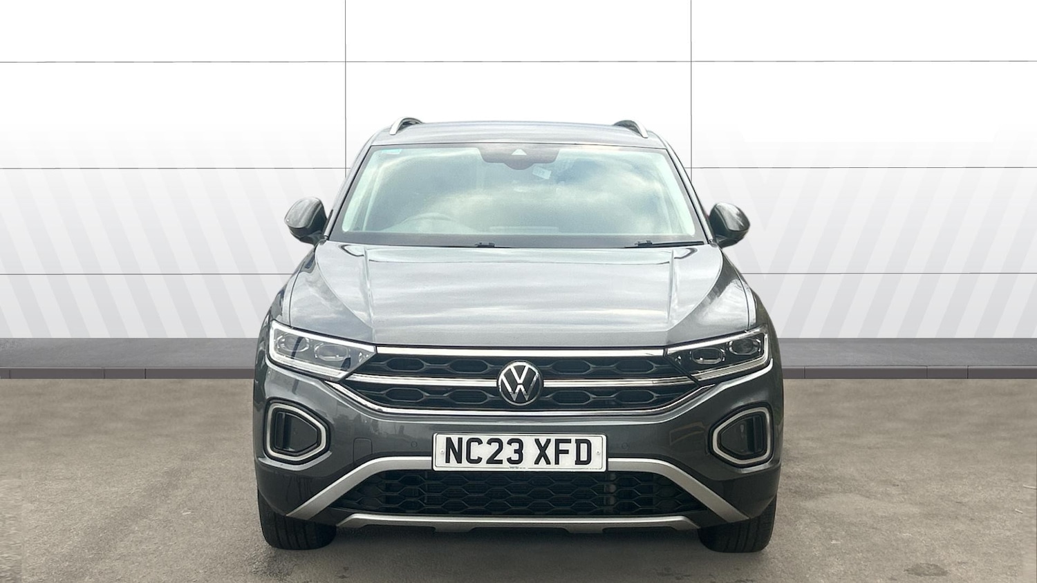 Used Volkswagen T-Roc 2023 for sale - 77813270: Photo 3