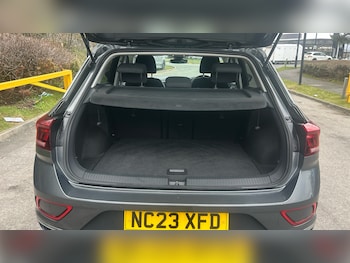 Used Volkswagen T-Roc 2023 for sale - 77813270: Photo