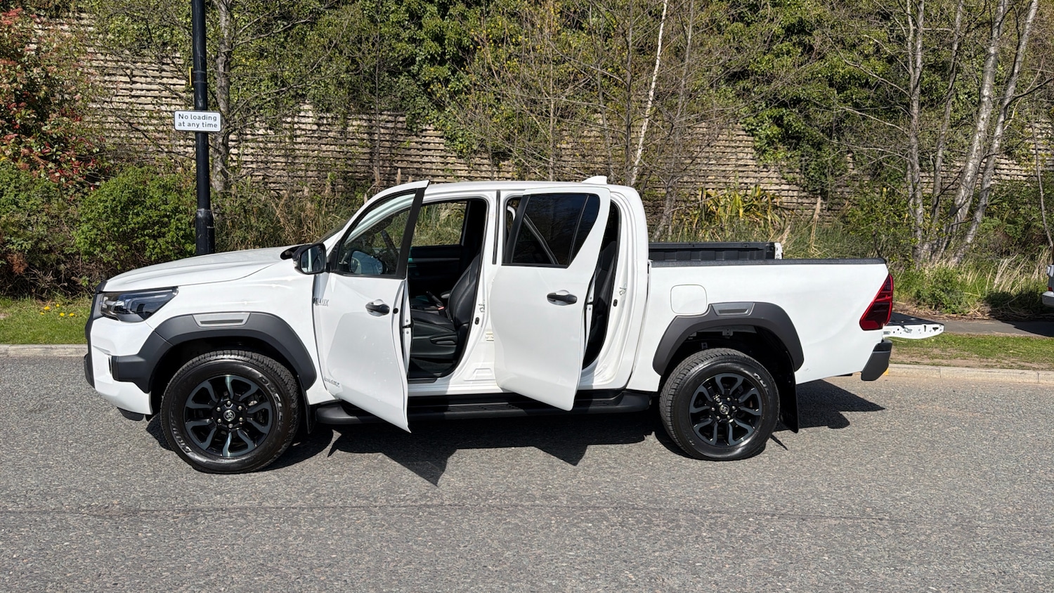 Used Toyota Hilux 2024 for sale - 78163167: Photo 29