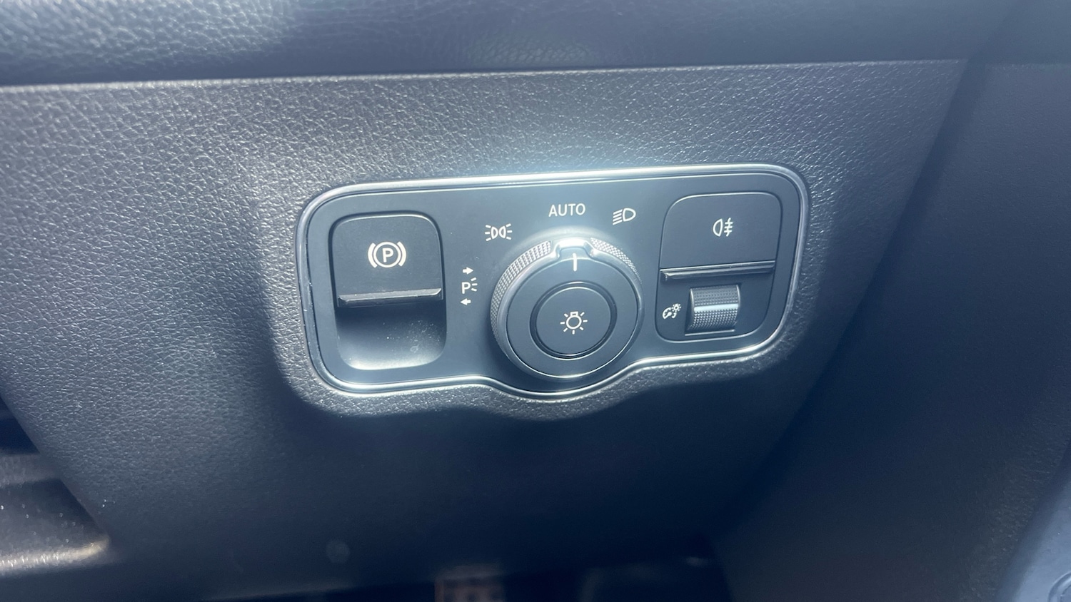 Used Mercedes-Benz GLB 2022 for sale - 77950304: Photo 27