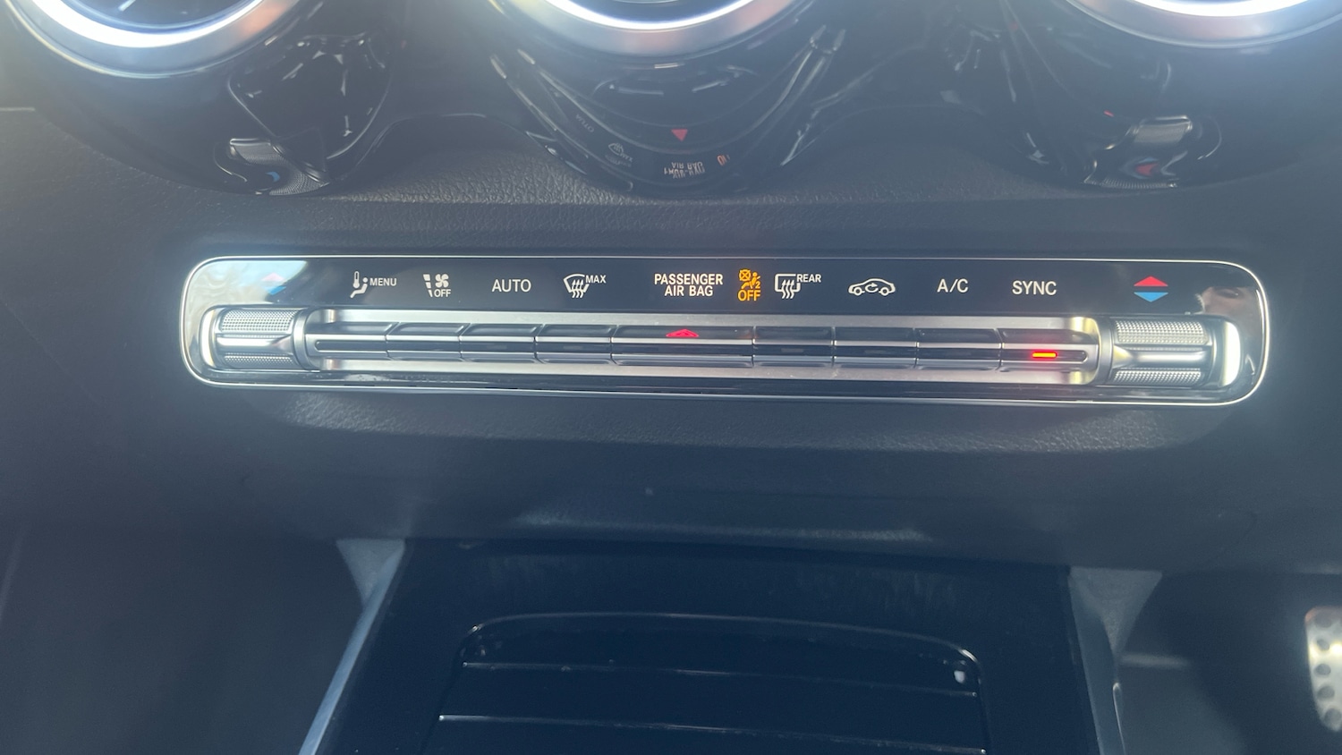 Used Mercedes-Benz GLB 2022 for sale - 77950304: Photo 30