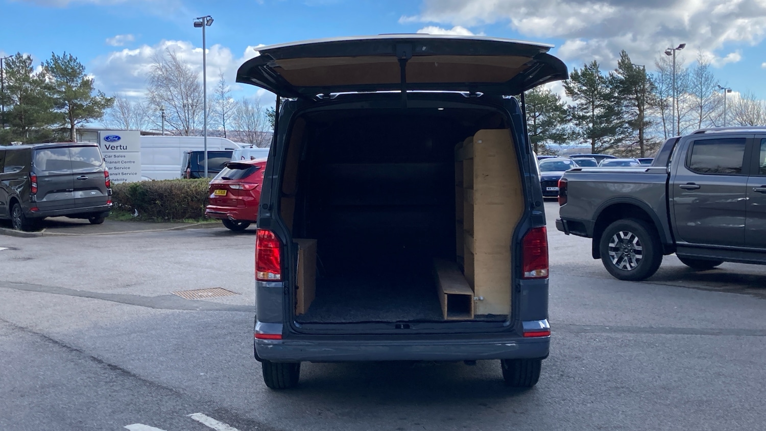 Used Volkswagen Transporter 2023 for sale - 78025244: Photo 3