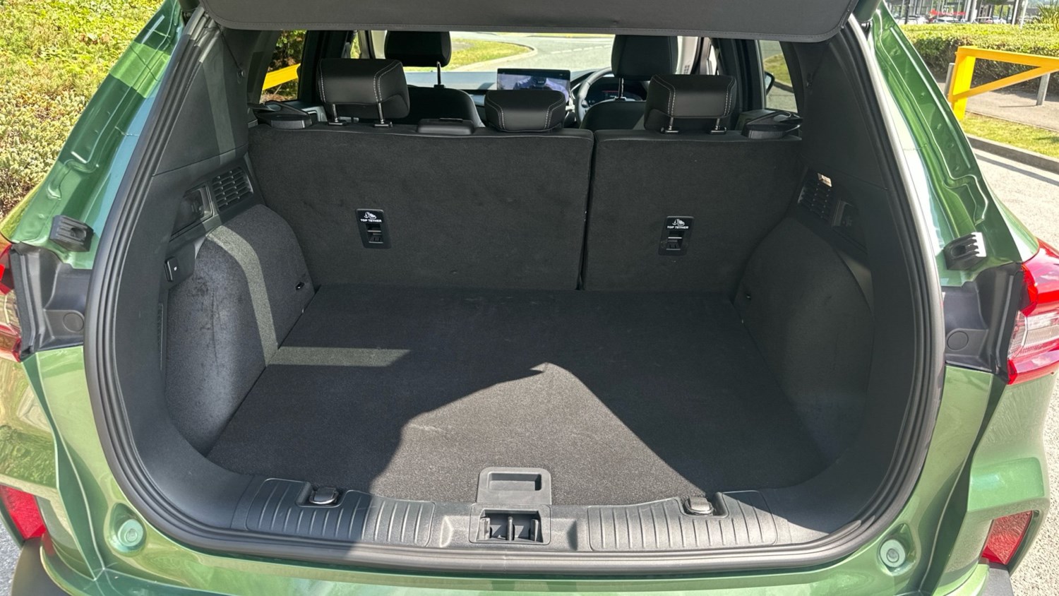 2025 Ford Kuga 2.5 PHEV Active 5dr CVT Estate Estate Hybrid Automatic - Picture 4 of 24