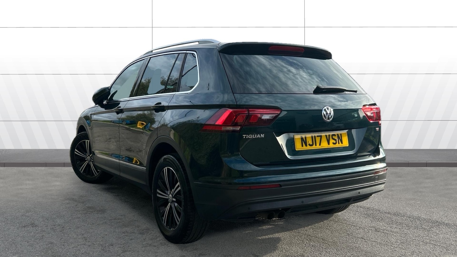 Used Volkswagen Tiguan 2017 for sale - 76500049: Photo 2