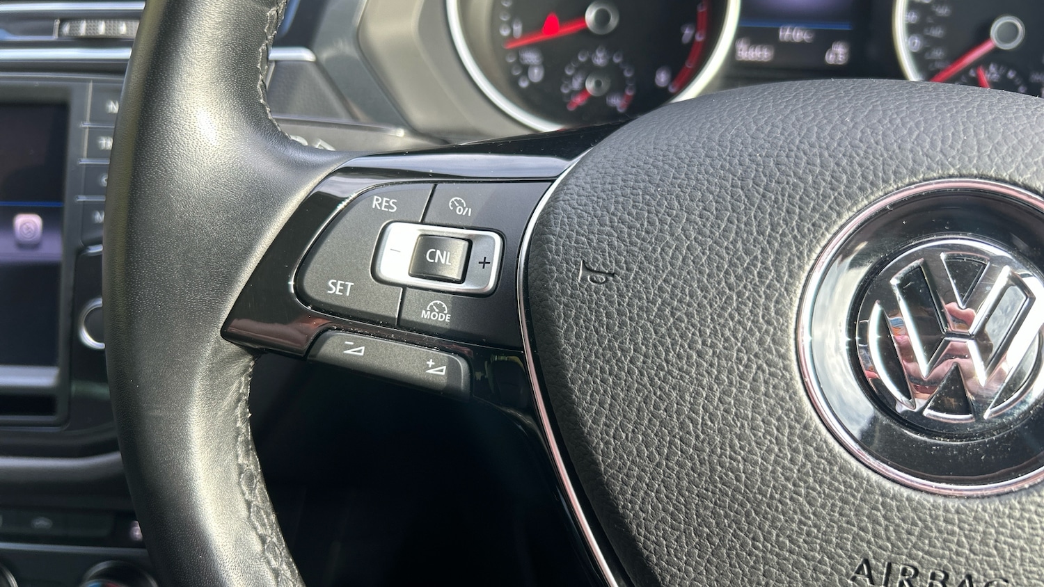 Used Volkswagen Tiguan 2017 for sale - 76500049: Photo 39