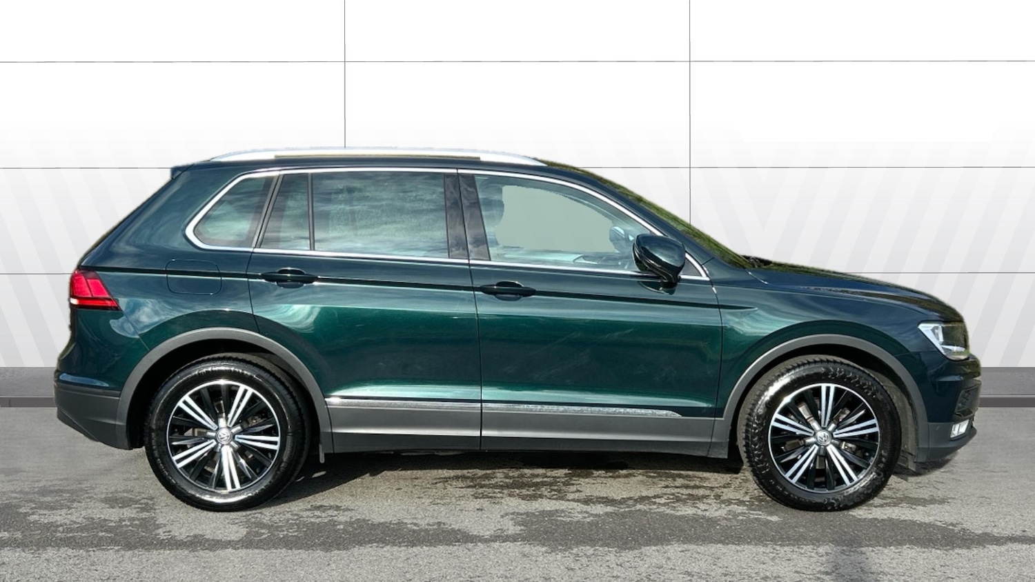 Used Volkswagen Tiguan 2017 for sale - 76500049: Photo 5