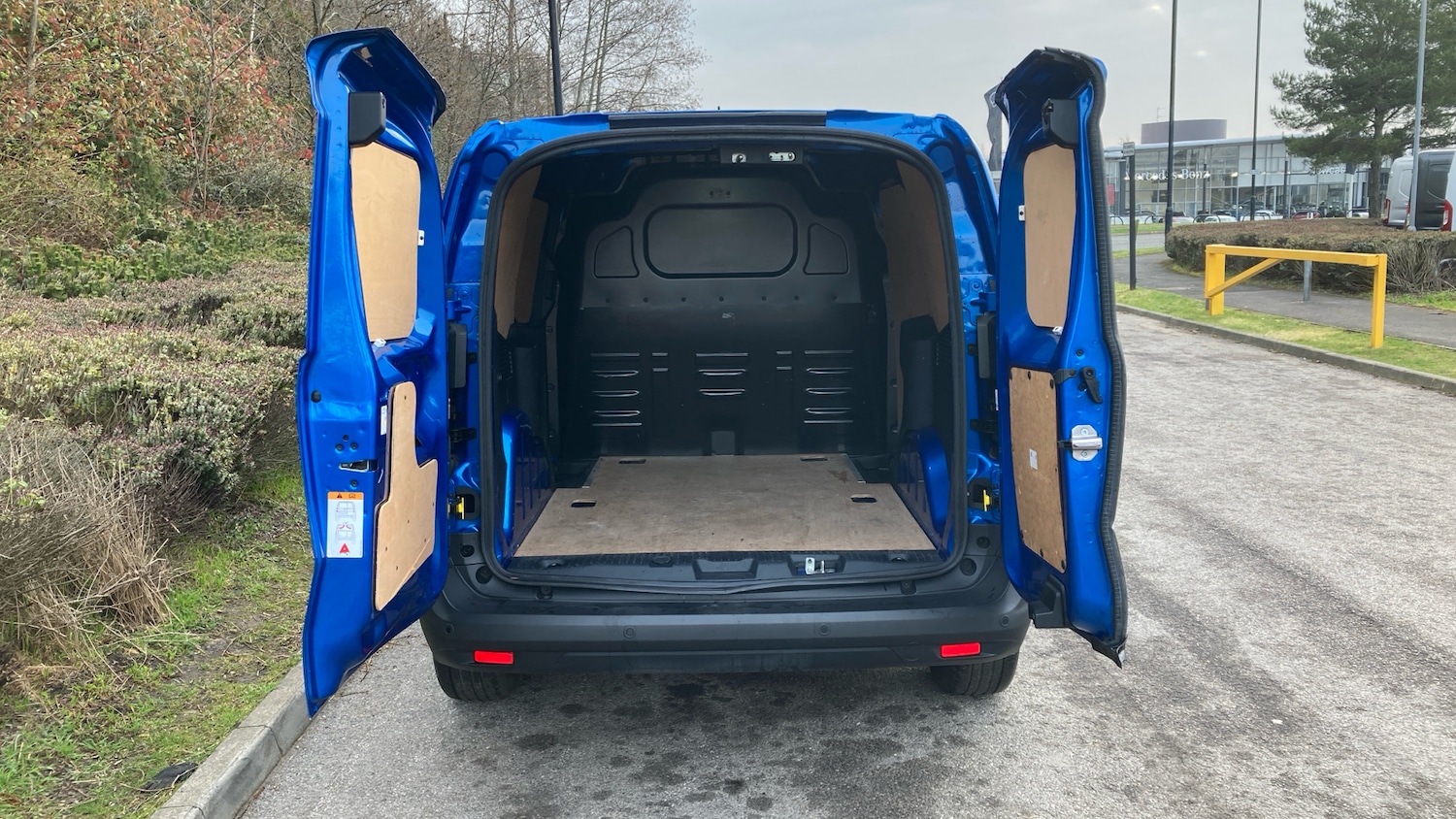 Used Ford Transit Courier 2024 for sale - 78040154: Photo 3