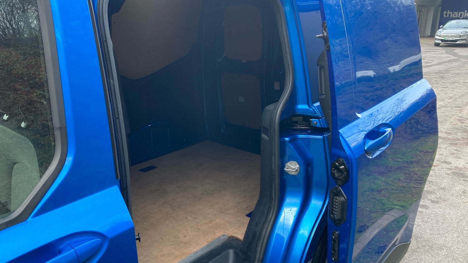 Used Ford Transit Courier 2024 for sale - 78040154: Photo 5