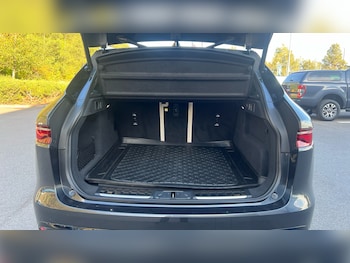 Used Jaguar F-Pace 2023 for sale - 75908628: Photo