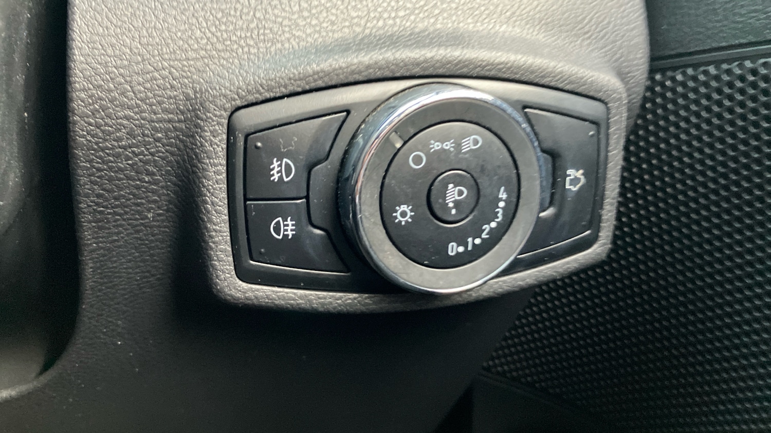 Used Ford Ka+ 2018 for sale - 76588243: Photo 30