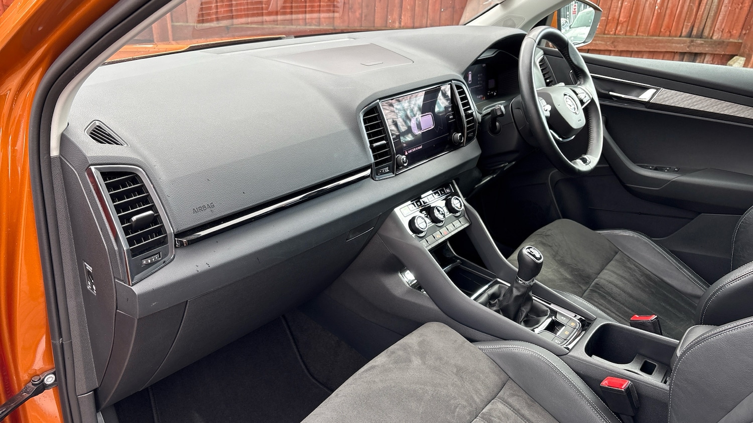 Used Skoda Karoq 2023 for sale - 78106157: Photo 2