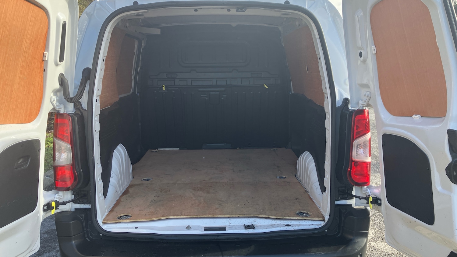 Used Peugeot Partner 2024 for sale - 77618790: Photo 12