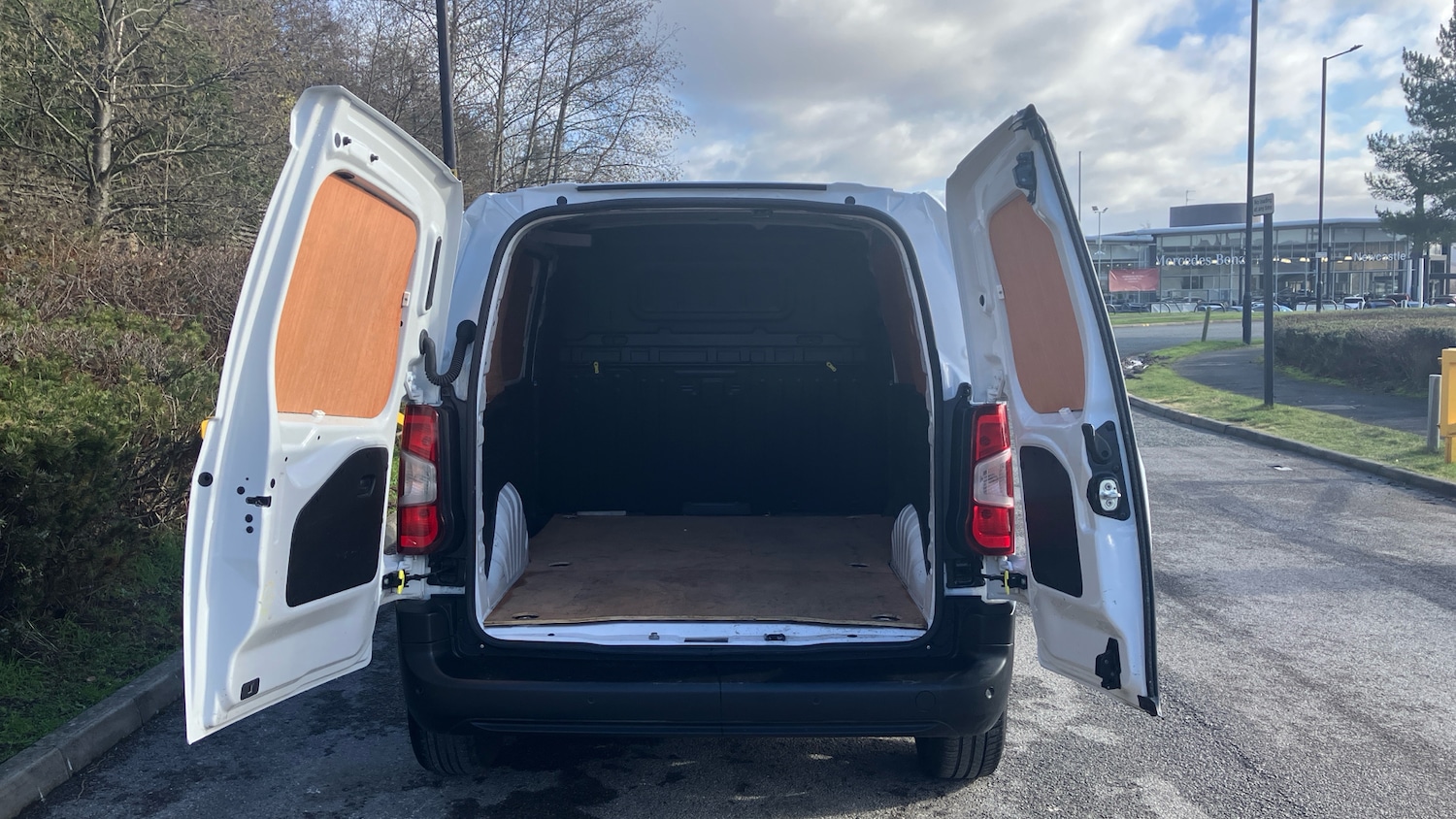 Used Peugeot Partner 2024 for sale - 77618790: Photo 3