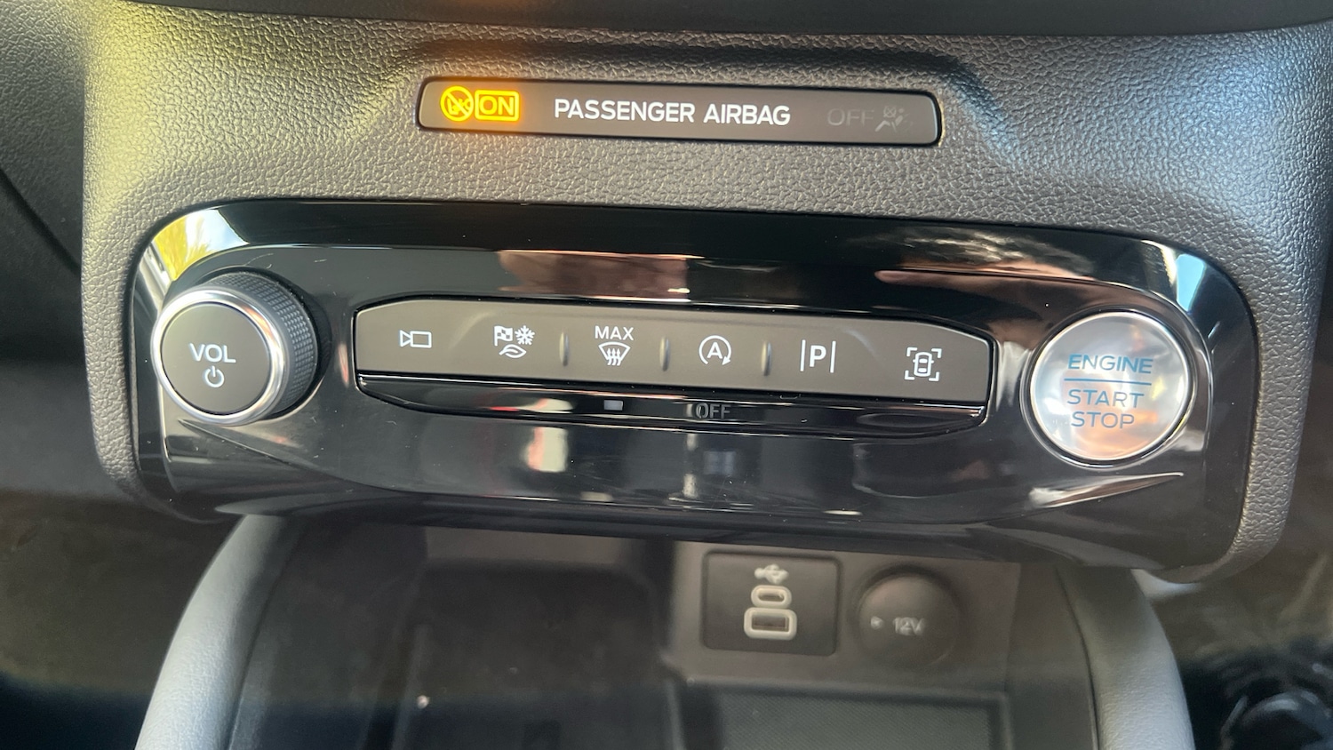 Used Ford Kuga 2025 for sale - 76192424: Photo 30