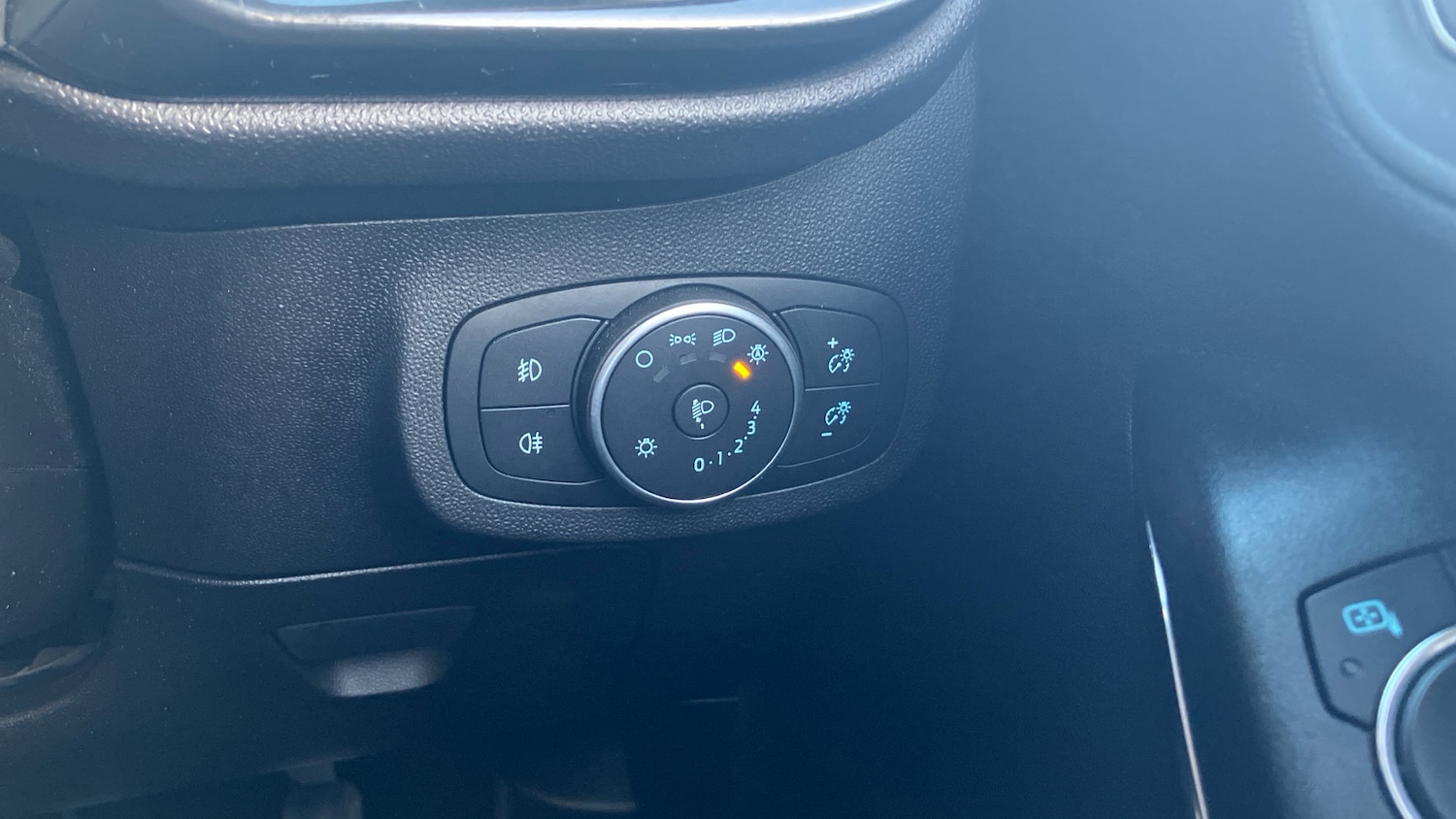 Used Ford Fiesta 2018 for sale - 76412359: Photo 41