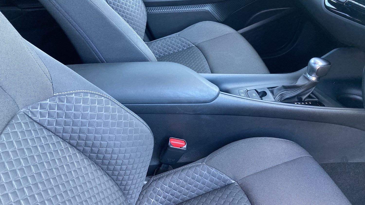 Used Toyota C-HR 2021 for sale - 76464373: Photo 17