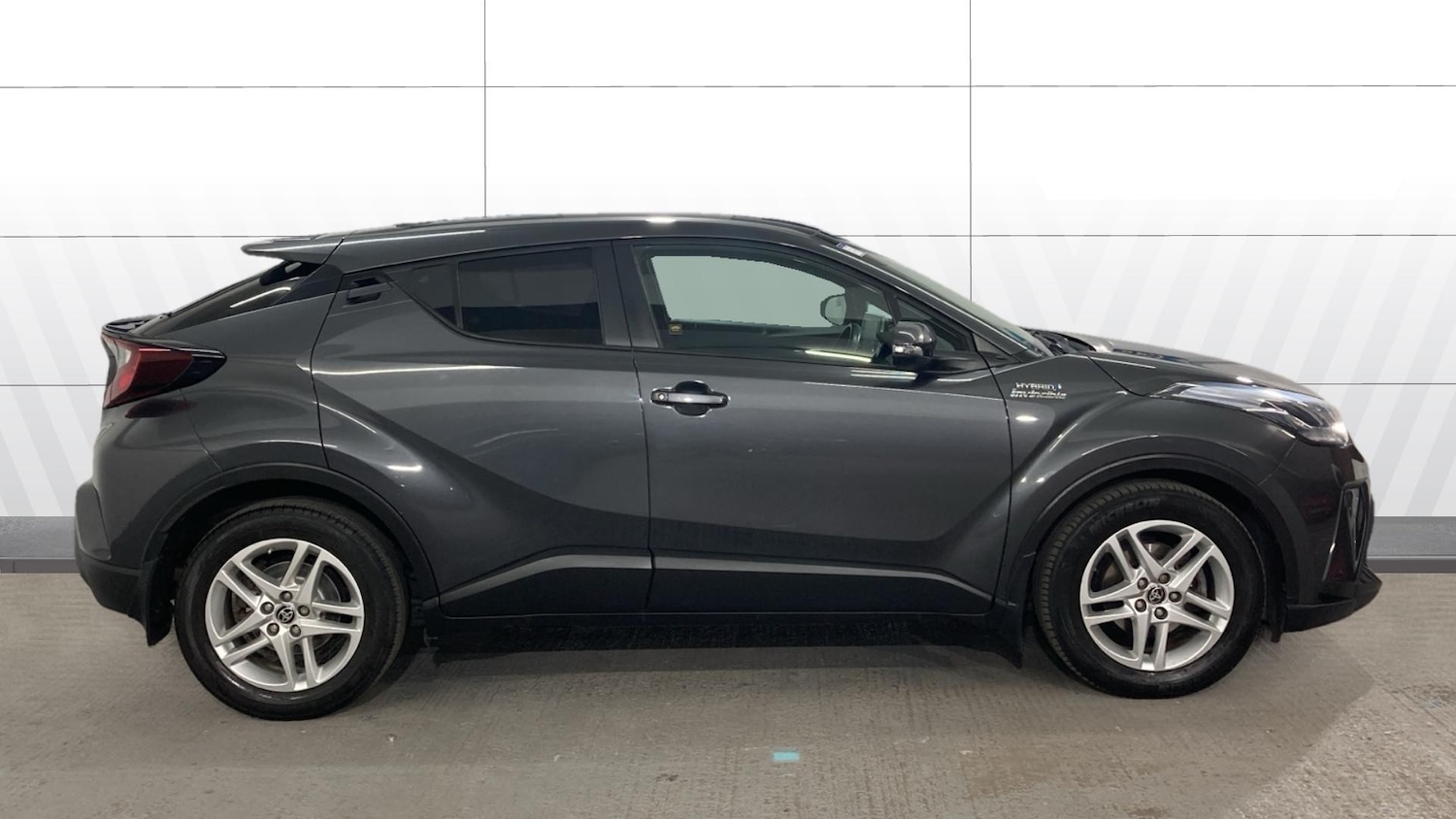 Used Toyota C-HR 2021 for sale - 76464373: Photo 4