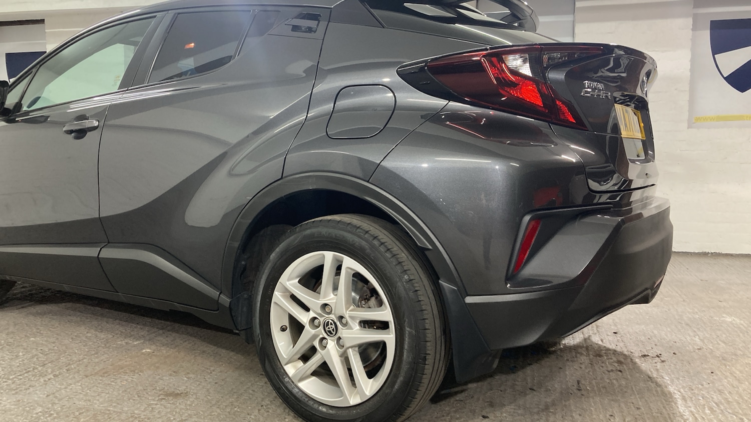 Used Toyota C-HR 2021 for sale - 76464373: Photo 41