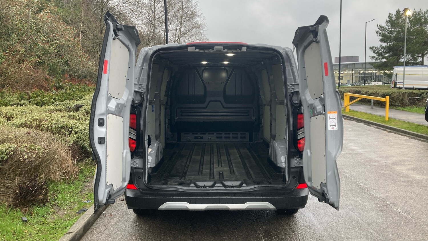 Used Ford Transit Custom 2025 for sale - 77465572: Photo 3