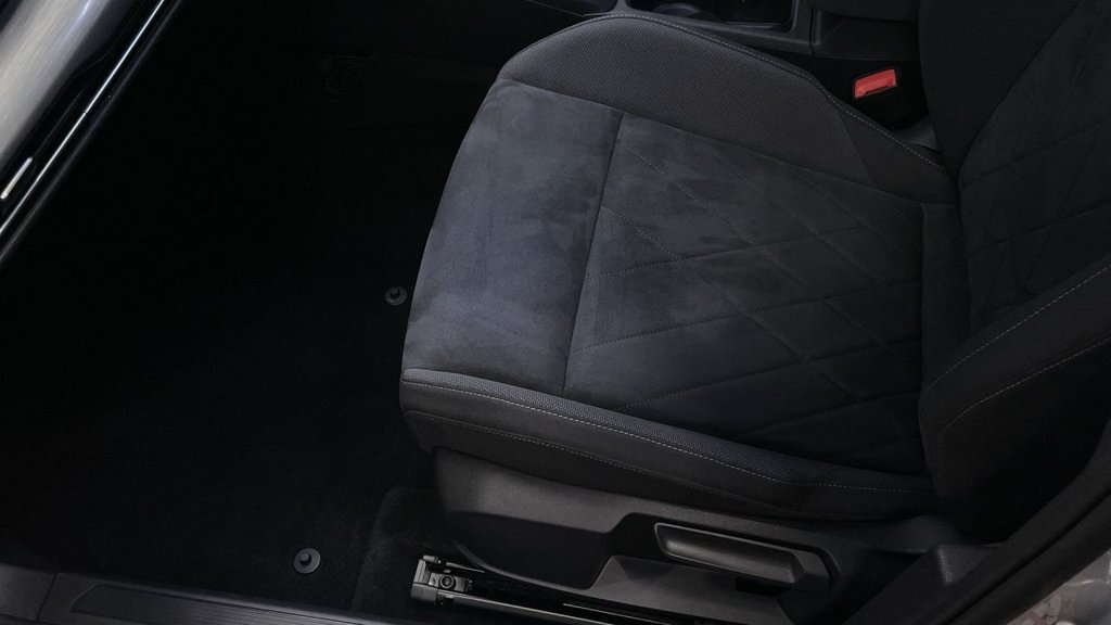 Used Volkswagen Golf 2021 for sale - 77110640: Photo 17