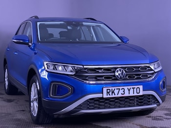 Used Volkswagen T-Roc 2023 for sale - 77668905: Photo