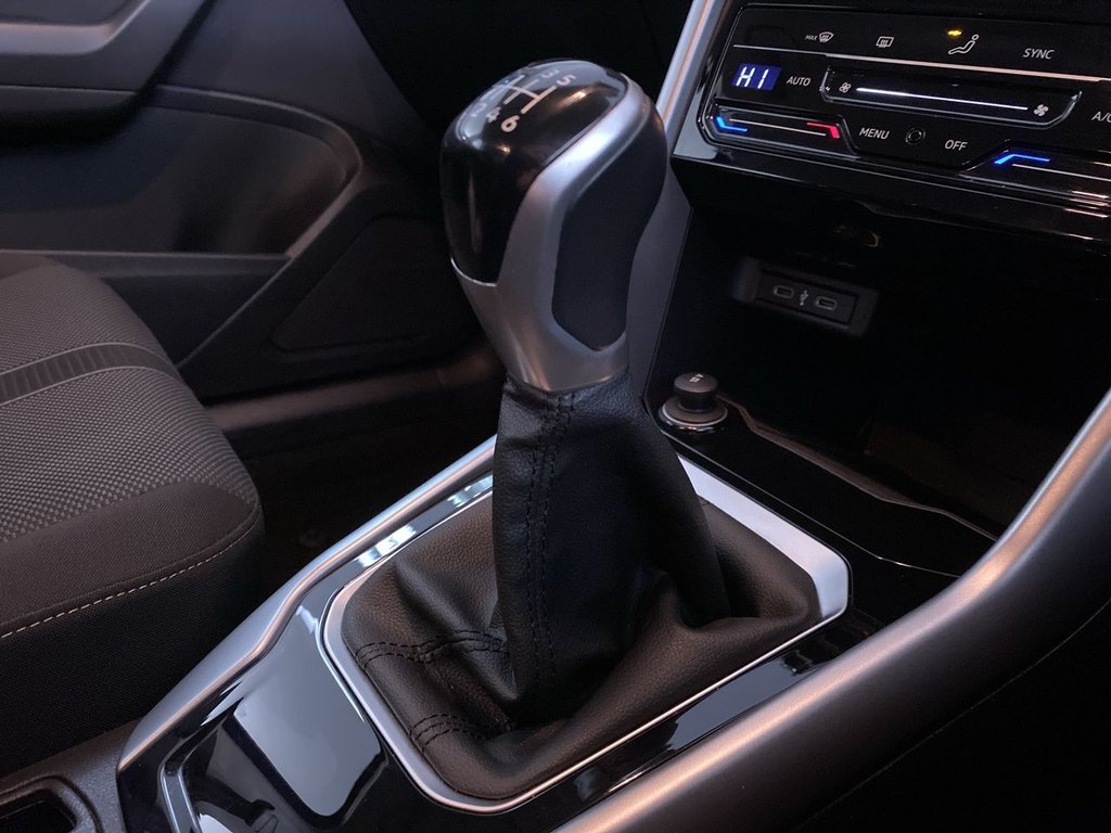 Used Volkswagen T-Roc 2023 for sale - 77668905: Photo 21