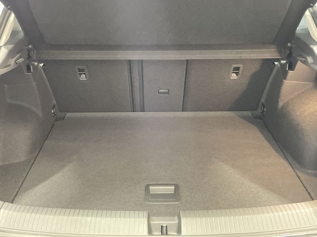 Used Volkswagen T-Roc 2023 for sale - 77719601: Photo 13