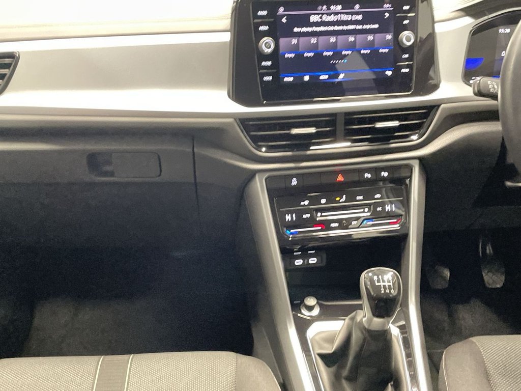 Used Volkswagen T-Roc 2023 for sale - 77719601: Photo 16