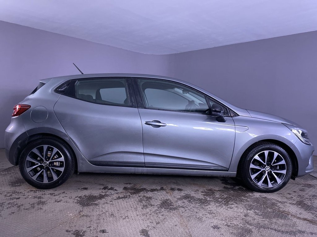 Used Renault Clio 2022 for sale - 77007025: Photo 9