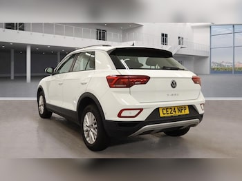 Used Volkswagen T-Roc 2024 for sale - 76279925: Photo 3