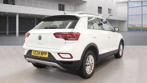 Used Volkswagen T-Roc 2024 for sale - 76279925: Photo 4