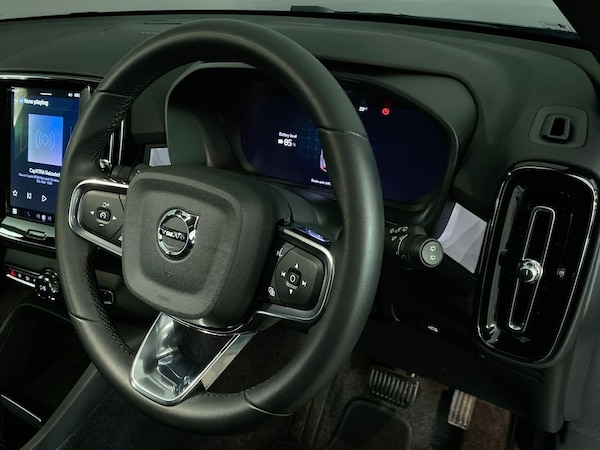 Used Volvo XC40 2023 for sale - 75432481: Photo 16