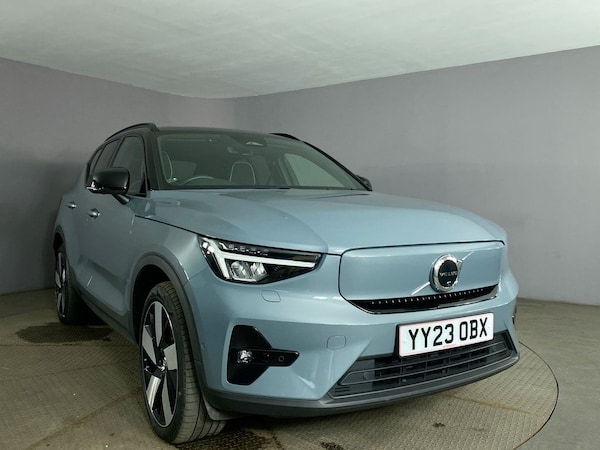 Used Volvo XC40 2023 for sale - 75432481: Photo 2