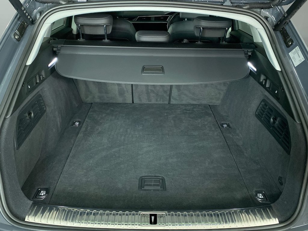 Used Audi Q8 e-tron 2023 for sale - 76962068: Photo 13