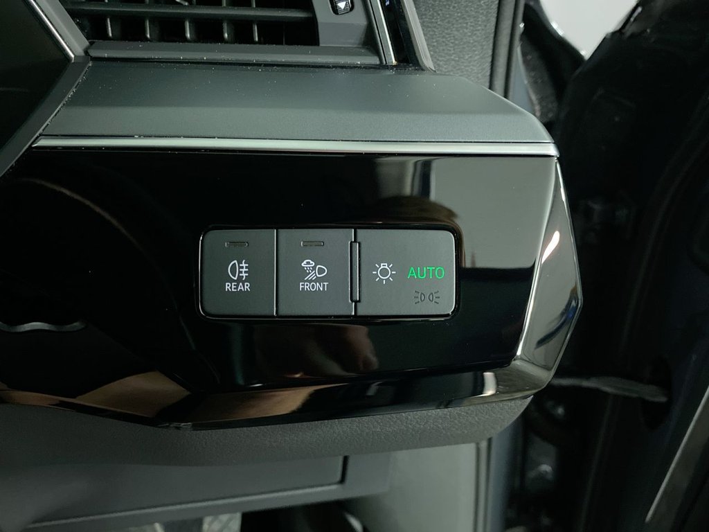 Used Audi Q8 e-tron 2023 for sale - 76962068: Photo 23