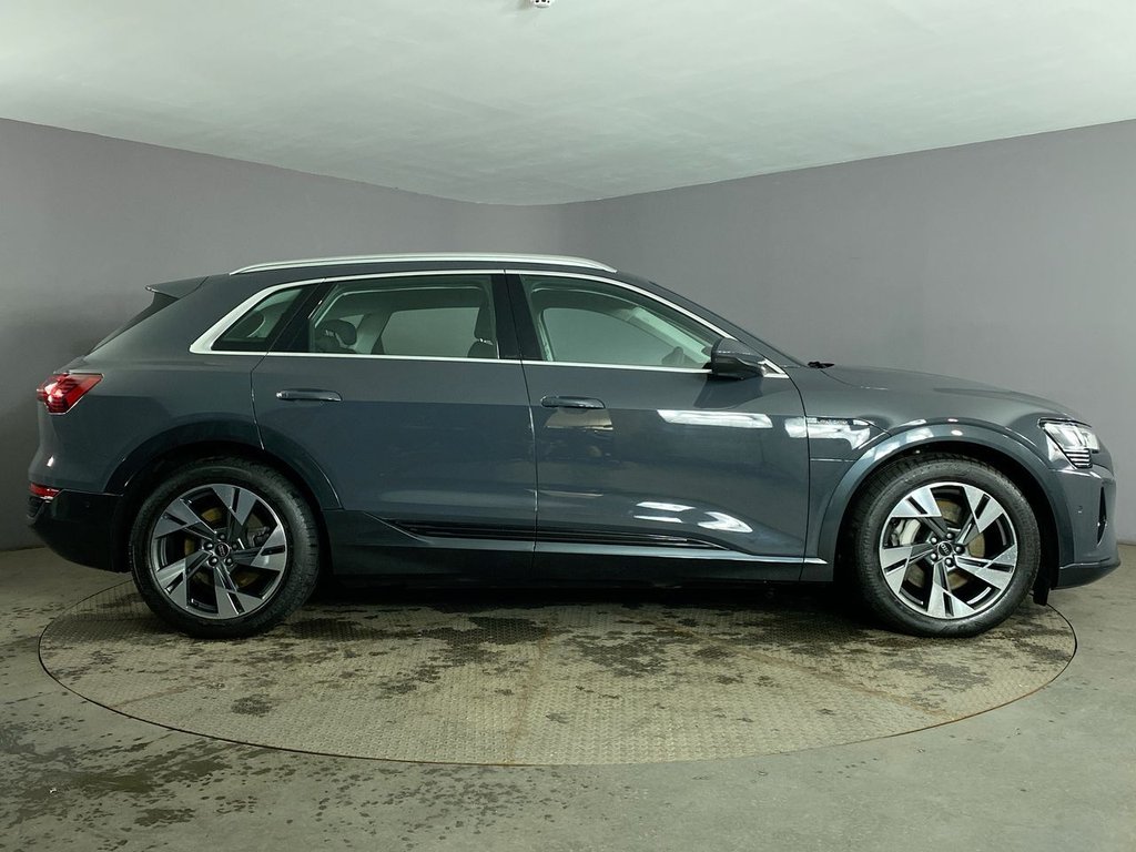 Used Audi Q8 e-tron 2023 for sale - 76962068: Photo 9