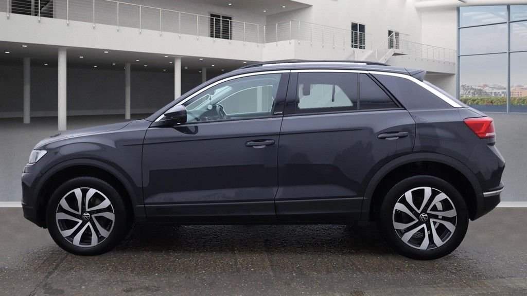 Used Volkswagen T-Roc 2021 for sale - 76356617: Photo 6
