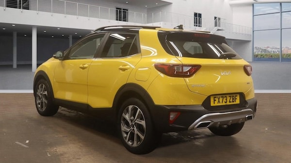 Used Kia Stonic 2023 for sale - 76280099: Photo 3