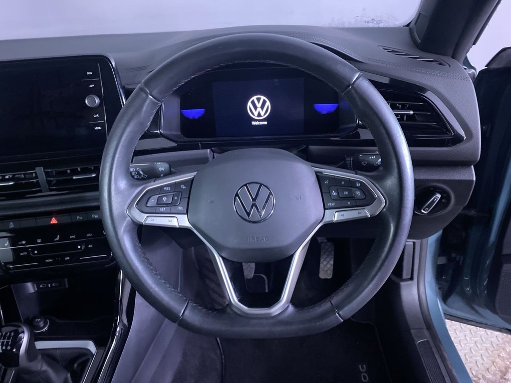 Used Volkswagen T-Roc 2022 for sale - 76632407: Photo 16