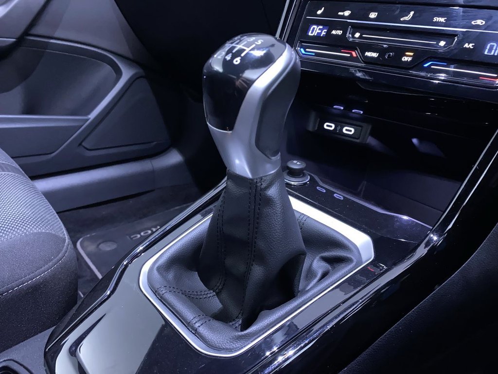 Used Volkswagen T-Roc 2022 for sale - 76632407: Photo 21